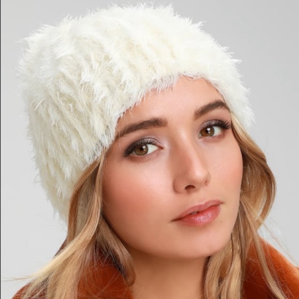 Lulu’s Jansen Ivory Fuzzy Knit Beanie
